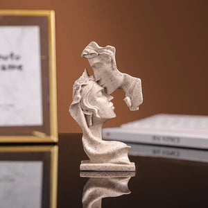 Lovers Statue Figurine Kissing Posture Model