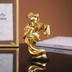 Lovers Statue Figurine Kissing Posture Model